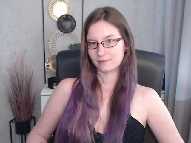 Live sex webcam photo for EmmaHeart #291608670