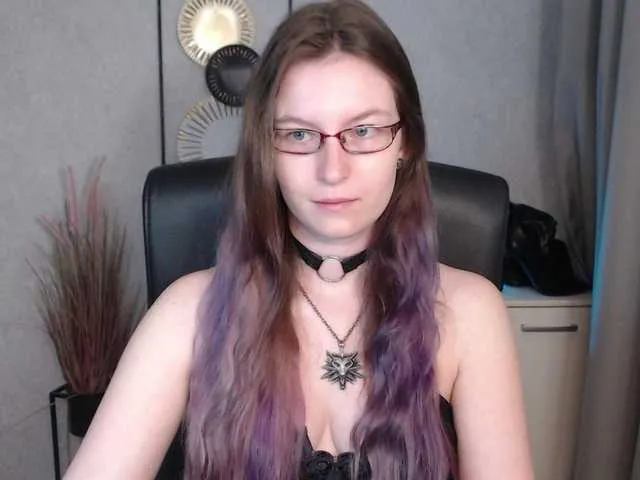 Live sex webcam photo for EmmaHeart #291613432