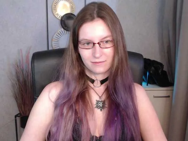 Live sex webcam photo for EmmaHeart #291632898