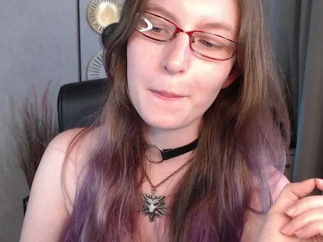 Live sex webcam photo for EmmaHeart #291634338