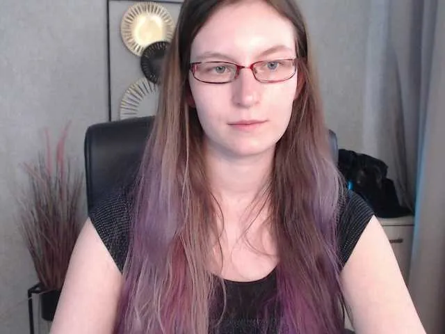 Live sex webcam photo for EmmaHeart #291654992