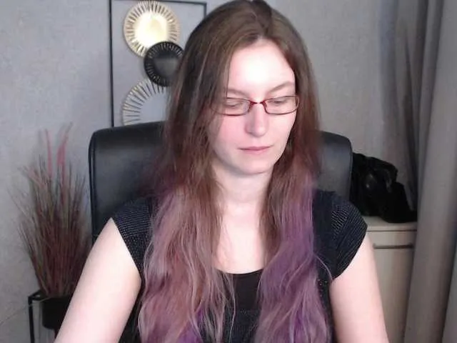 Live sex webcam photo for EmmaHeart #291667628