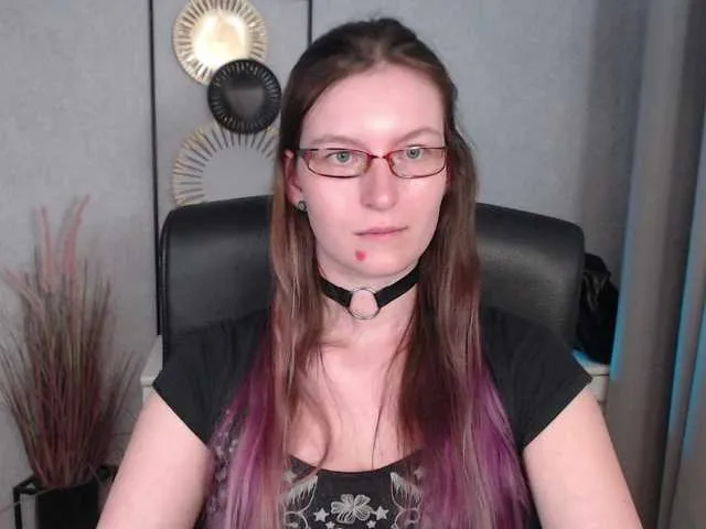 Live sex webcam photo for EmmaHeart #291688113