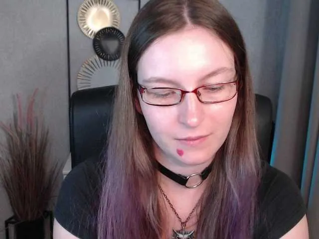 Live sex webcam photo for EmmaHeart #291694904