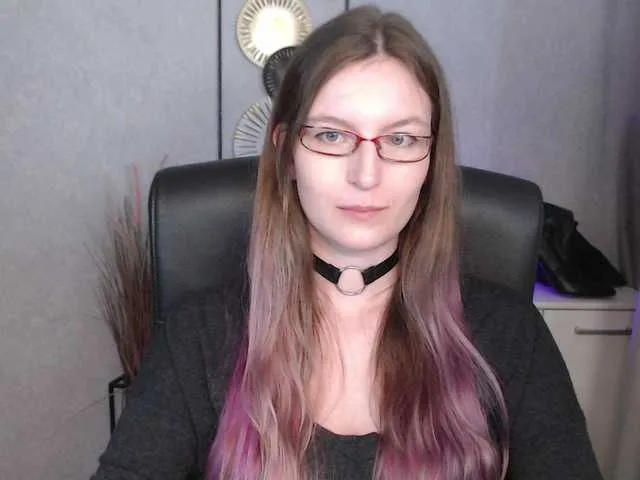 Live sex webcam photo for EmmaHeart #291732702