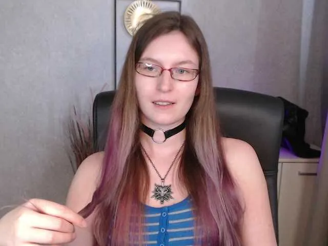 Live sex webcam photo for EmmaHeart #291758504