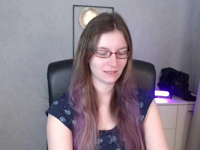 Live sex webcam photo for EmmaHeart #291870324