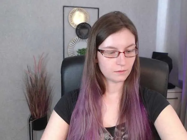 Live sex webcam photo for EmmaHeart #291892454