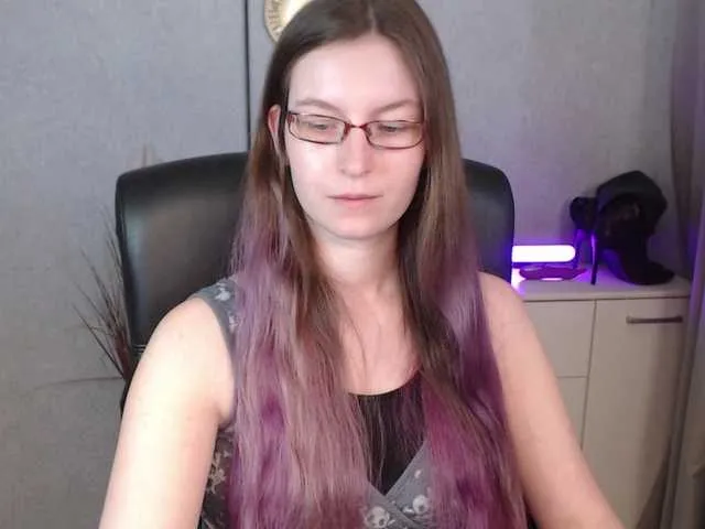 Live sex webcam photo for EmmaHeart #291923906