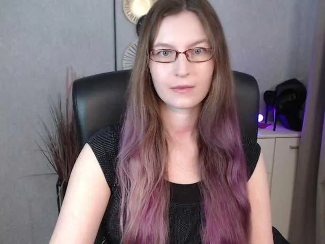 Live sex webcam photo for EmmaHeart #291938280