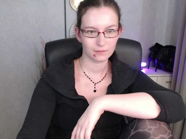 Live sex webcam photo for EmmaHeart #291979953