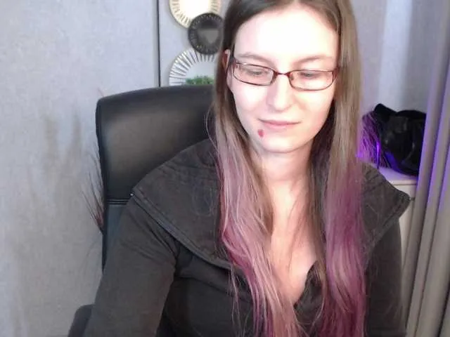 Live sex webcam photo for EmmaHeart #291986691