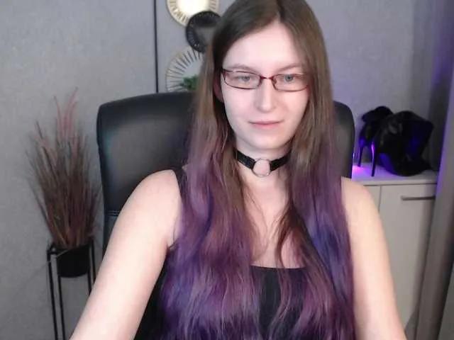 Live sex webcam photo for EmmaHeart #292031958