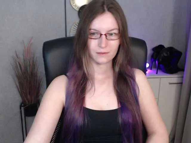 Live sex webcam photo for EmmaHeart #292046539