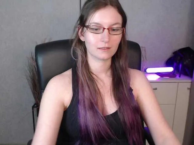 Live sex webcam photo for EmmaHeart #292108771