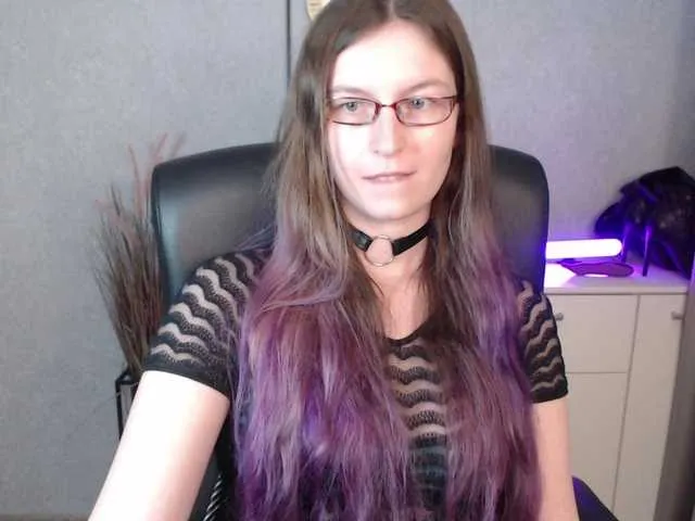 Live sex webcam photo for EmmaHeart #292133557