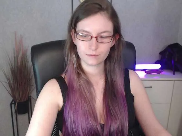 Live sex webcam photo for EmmaHeart #292206275