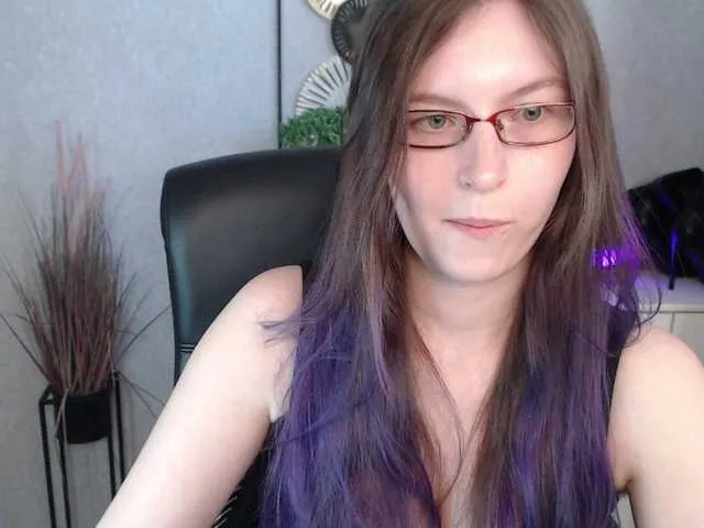 Live sex webcam photo for EmmaHeart #292220253