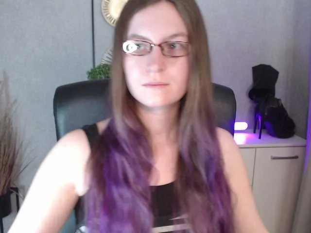 Live sex webcam photo for EmmaHeart #292300633