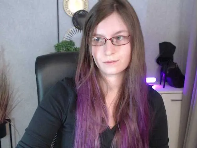 Live sex webcam photo for EmmaHeart #292306983