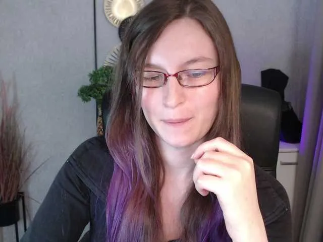 Live sex webcam photo for EmmaHeart #292314069