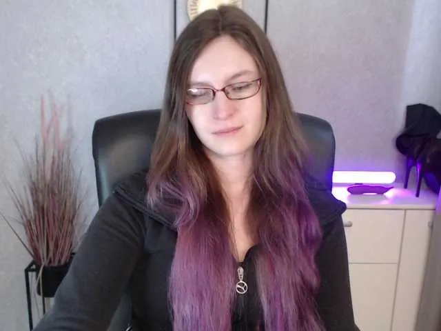 Live sex webcam photo for EmmaHeart #292320972