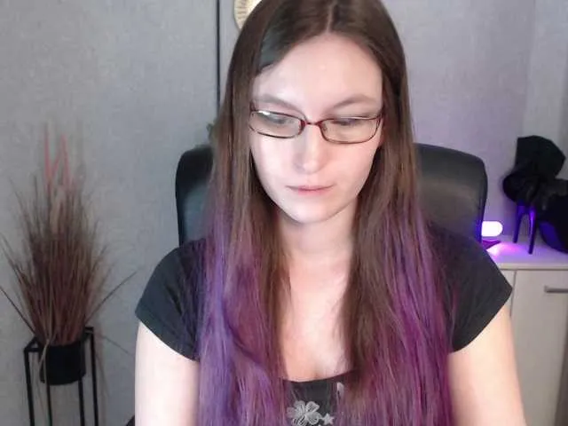 Live sex webcam photo for EmmaHeart #292328117