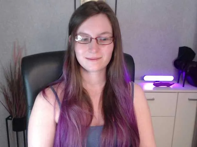 Live sex webcam photo for EmmaHeart #292347142