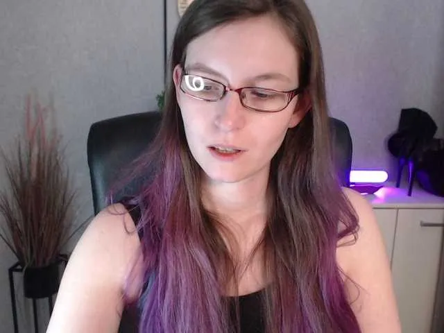 Live sex webcam photo for EmmaHeart #292361141