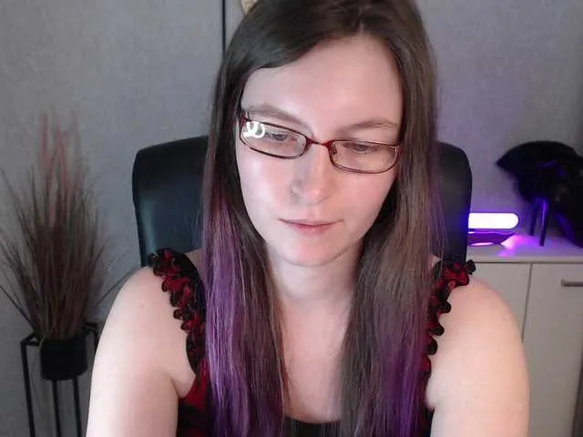 Live sex webcam photo for EmmaHeart #292368583