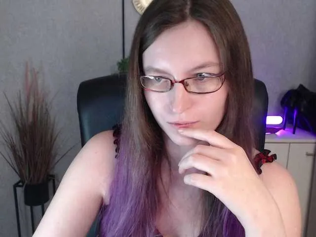 Live sex webcam photo for EmmaHeart #292394133