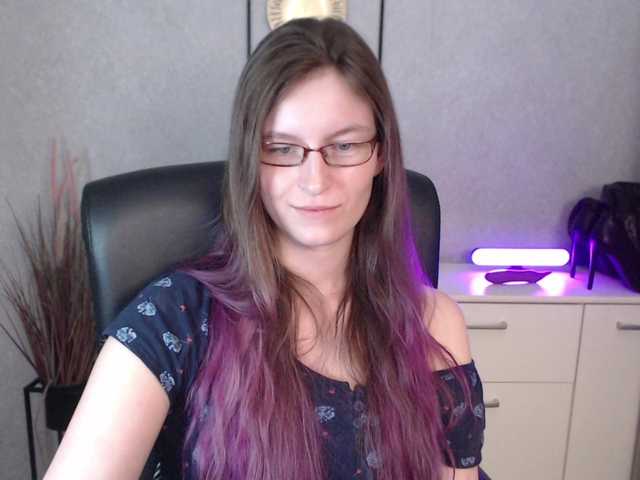 Live sex webcam photo for EmmaHeart #292435984