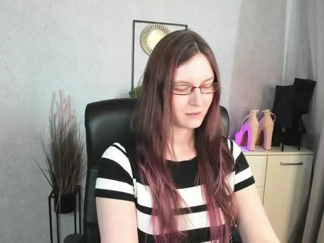 Live sex webcam photo for EmmaHeart #293589999