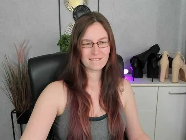 Live sex webcam photo for EmmaHeart #294283257