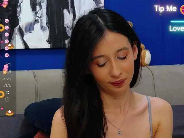Live sex webcam photo for EmmaKim #277036909