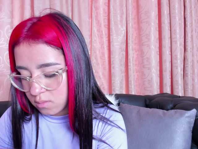 Live sex webcam photo for EmmaPalmer #272371907