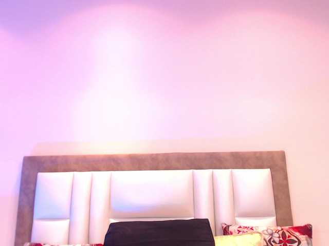 Live sex webcam photo for EmmaPalmer #272409512