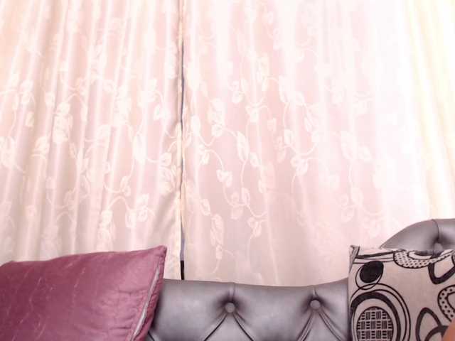 Live sex webcam photo for EmmaPalmer #272423448
