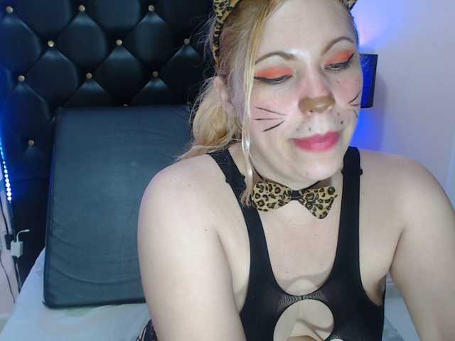 Live sex webcam photo for EmmaPink3 #276582773