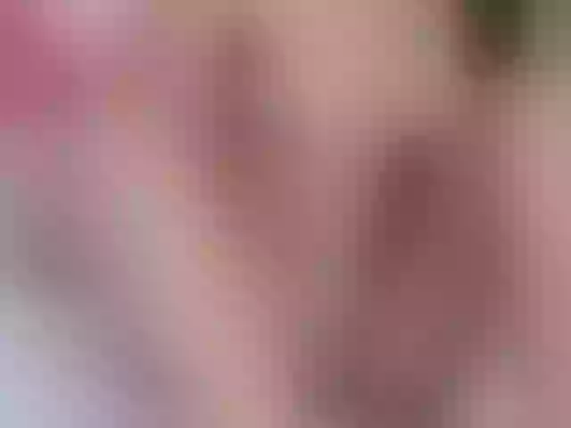 Live sex webcam photo for EmmaQuiinn #274399047