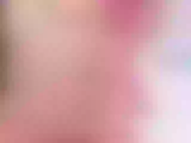 Live sex webcam photo for EmmaQuiinn #274404084
