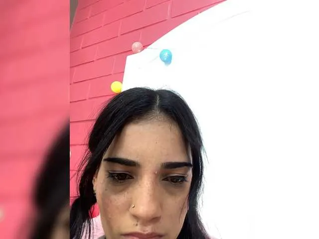 Live sex webcam photo for EmmaQuiinn #274434672