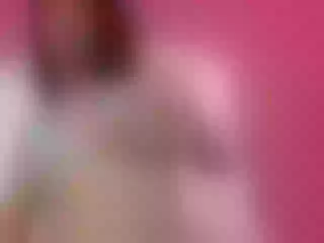 Live sex webcam photo for EmmaQuiinn #274493106