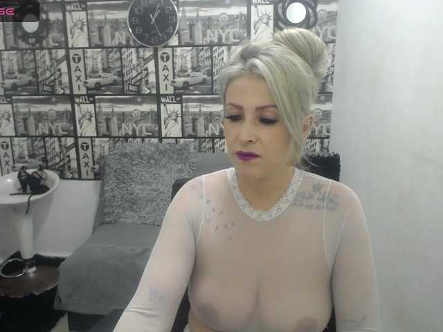 Live sex webcam photo for EmmaRizzoo #276362638