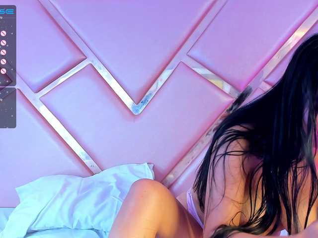 Live sex webcam photo for EmmaRogerss #276102086