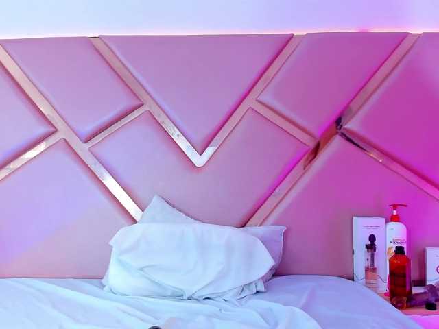 Live sex webcam photo for EmmaRogerss #276461195