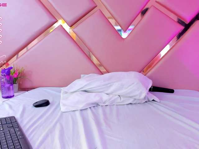 Live sex webcam photo for EmmaRogerss #276565787