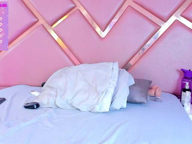 Live sex webcam photo for EmmaRogerss #277548387