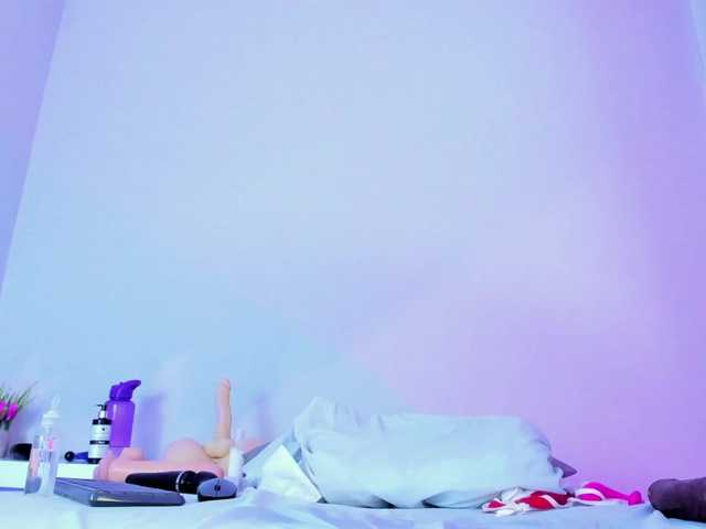 Live sex webcam photo for EmmaRogerss #288936516