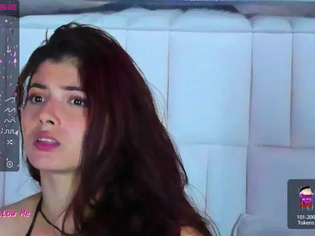 Live sex webcam photo for EmmaRouxx #275703202